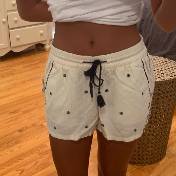 Off White Old Navy Shorts - Picture 4 of 5